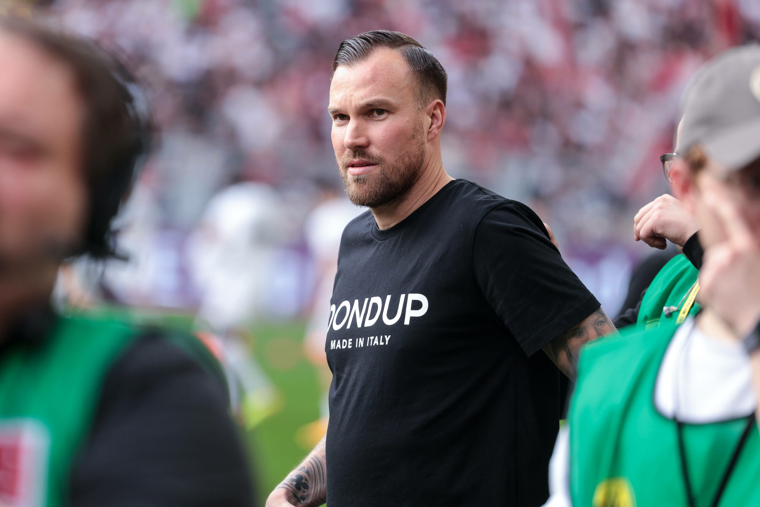 Kevin Großkreutz als Fan im Stadion des BVB.