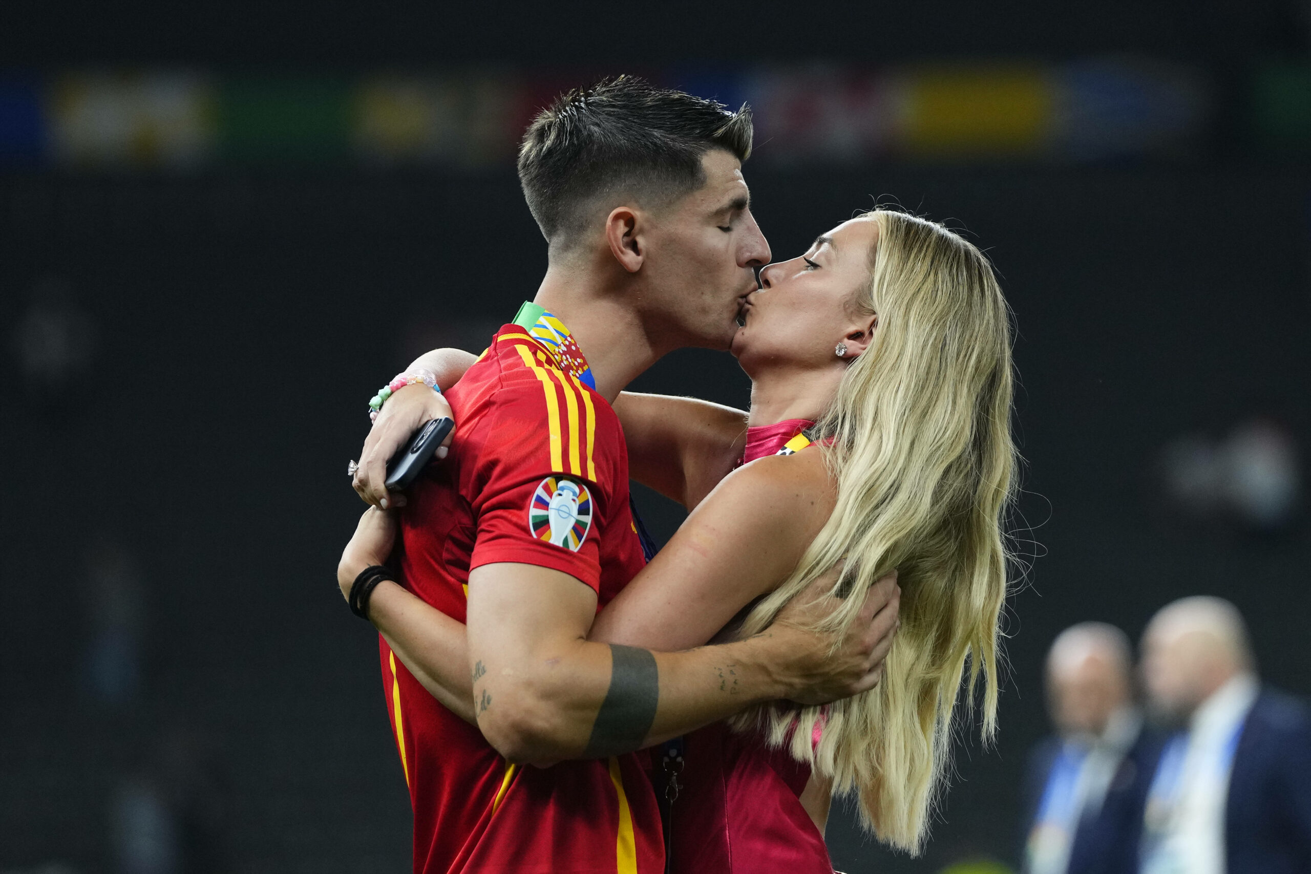 Alvaro Morata feiert mit seiner Frau Alice den EM-Sieg