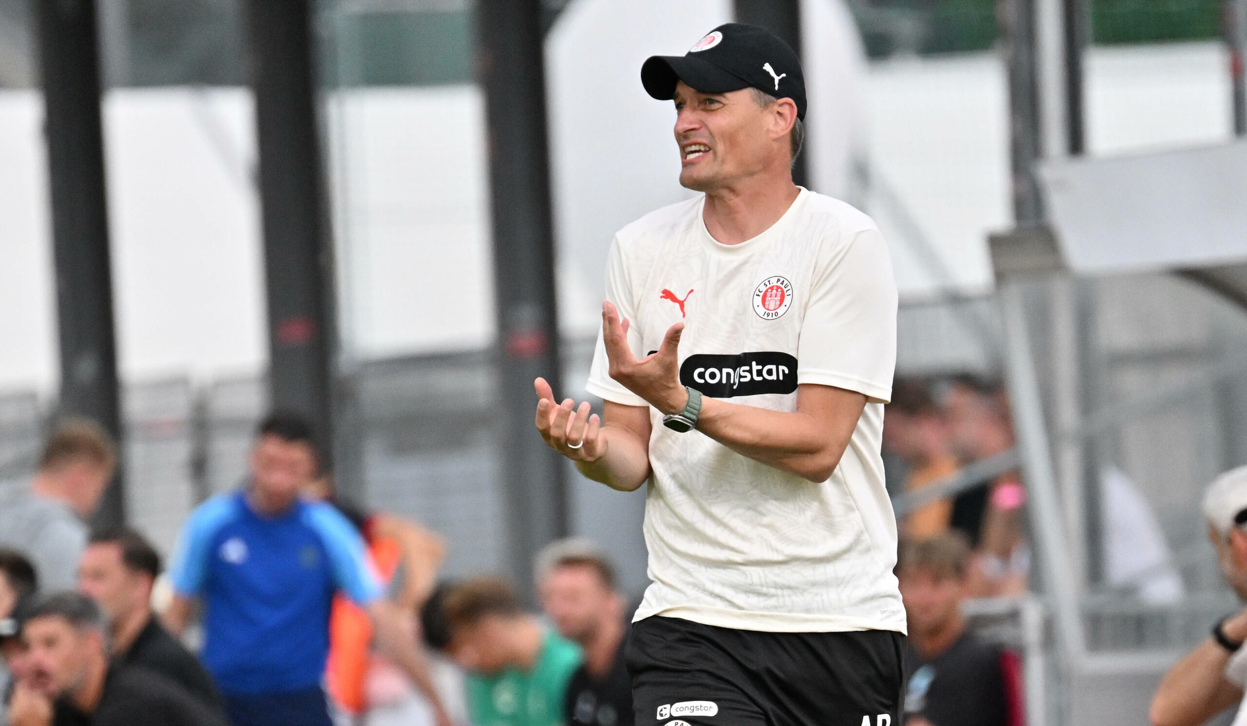 Alexander Blessin hat St. Pauli in Malente, Kufstein, Schwaz und Norwich gecoacht. Nun kommt es zur Millerntor-Premiere.