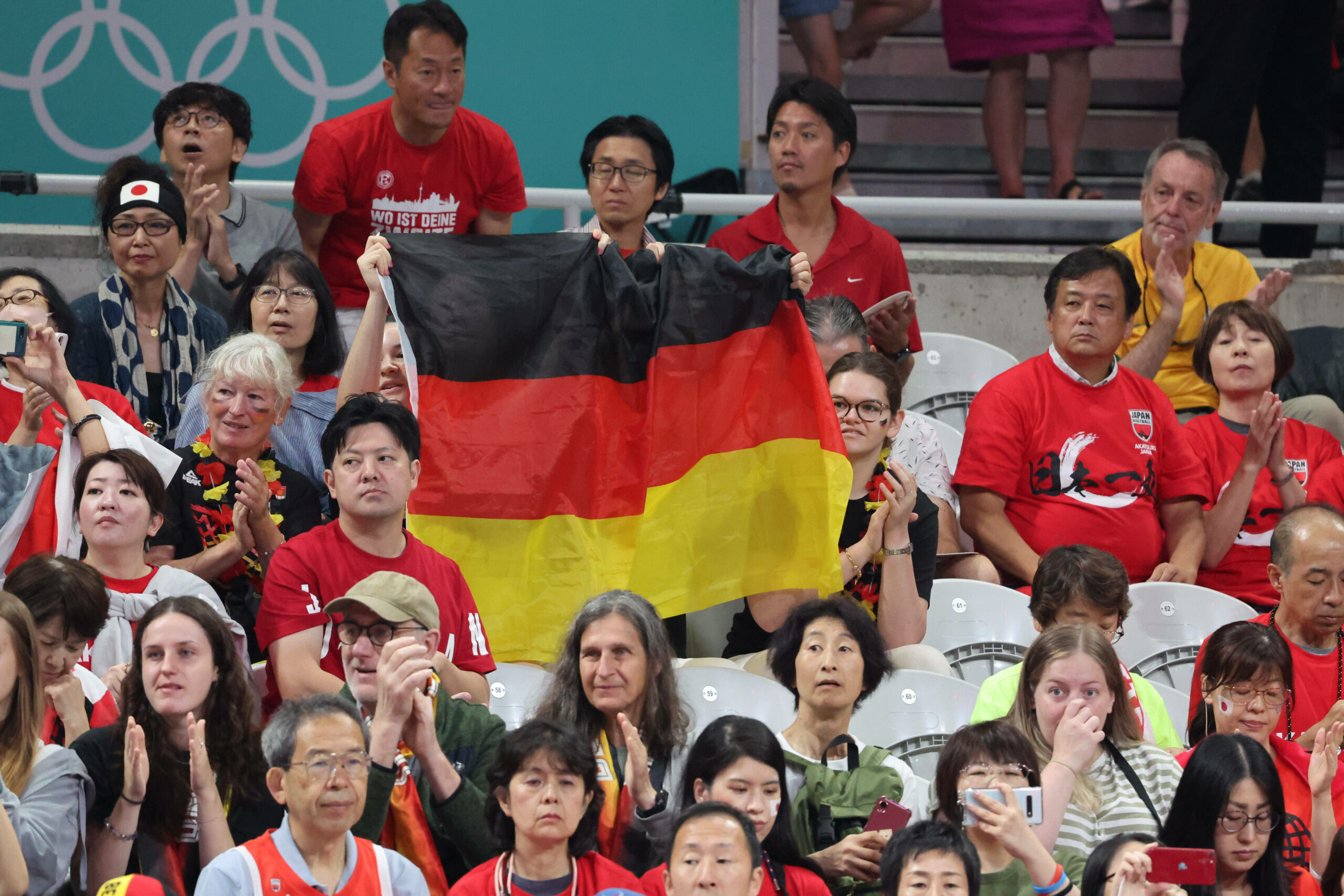 Zuschauer mit Deutschland-Flagge bei Olympia