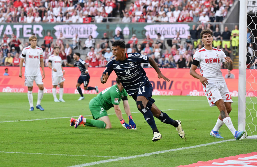 Der Matchwinner des Abends: Ransford Königsdörffer bejubelt sein erstes von zwei Toren.