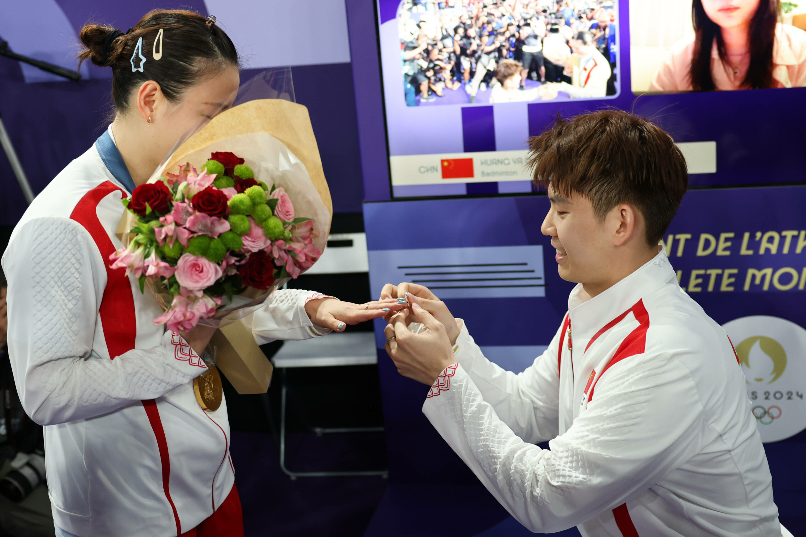 Liu Yuchen macht Haung Yaqiong einen Antrag