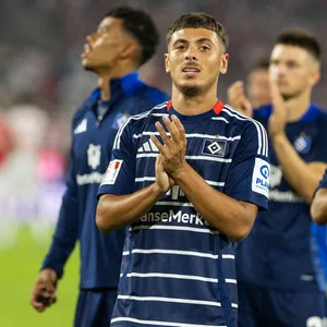 HSV-Defensivmann William Mikelbrencis zählt zu den Profis, die den Verein in diesem Sommer noch verlassen könnten.