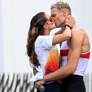 Oliver Zeidler küsste Freundin Sofia