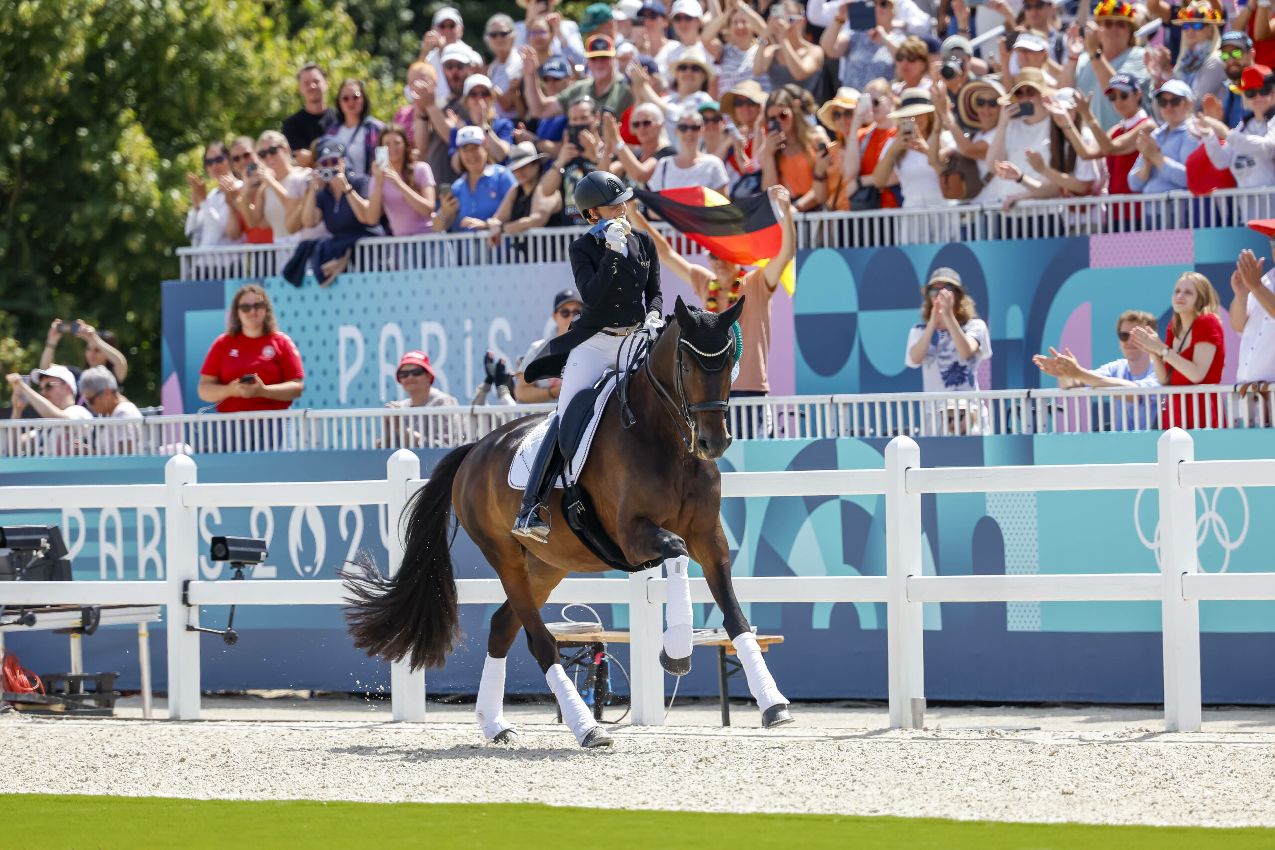 Jessica von Bredow-Werndl mit Pferd Dalera