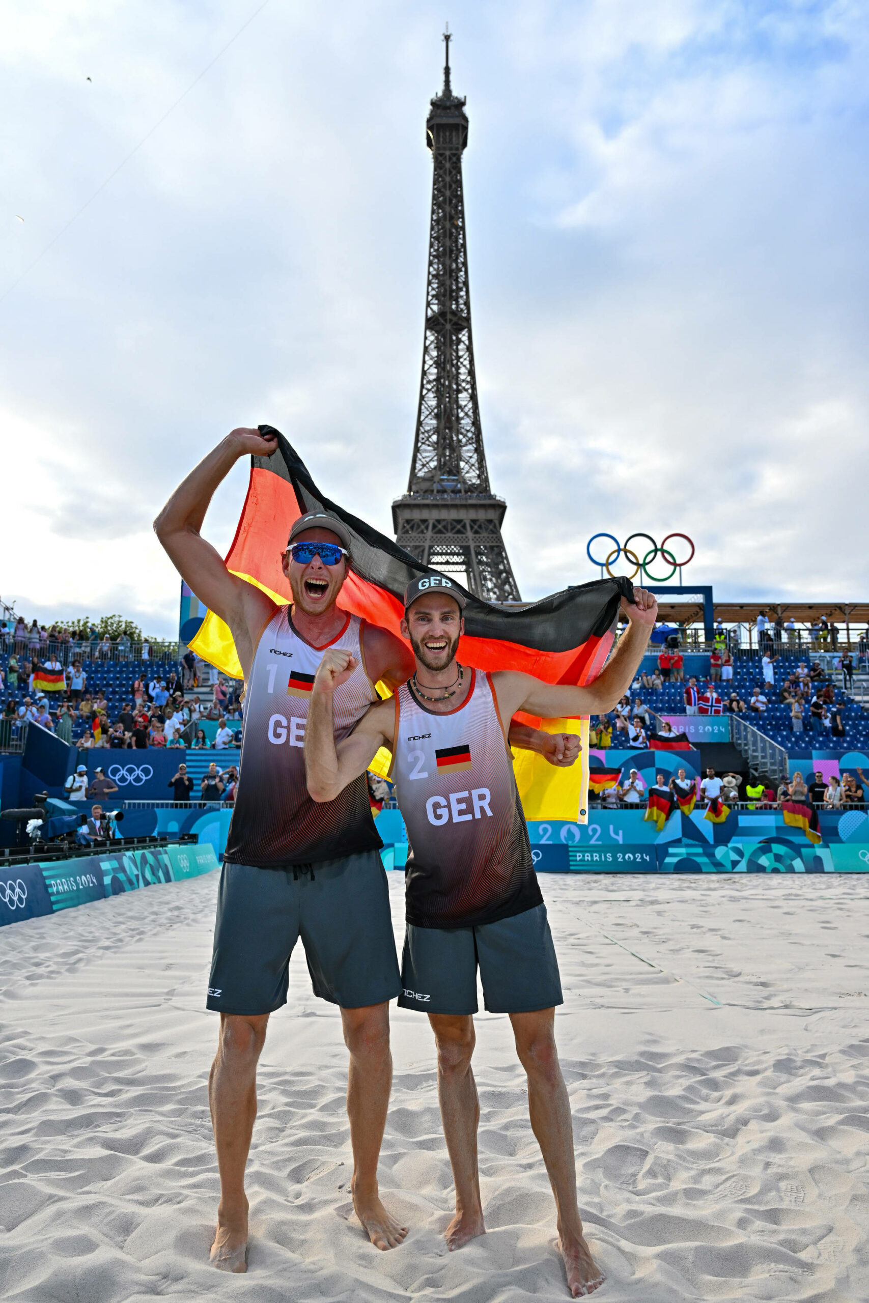 Nils Ehlers und Clemens Wickler feiern den Einzug ins olympische Finale