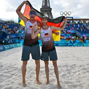 Nils Ehlers und Clemens Wickler jubeln