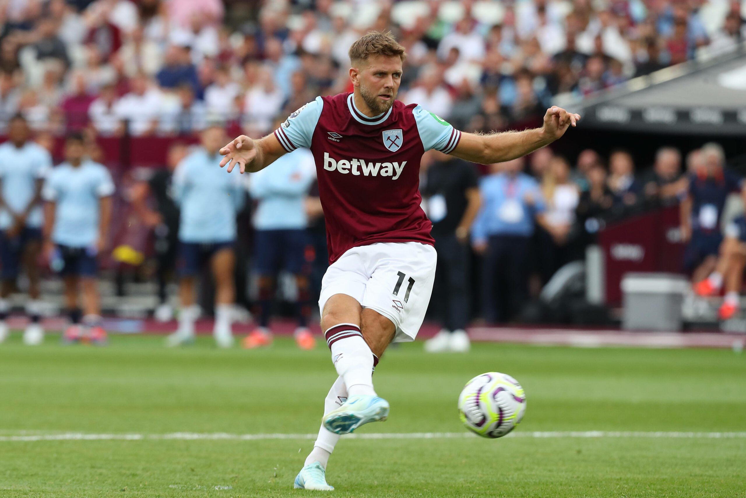 Niclas Füllkrug schießt einen Elfmeter für West Ham United