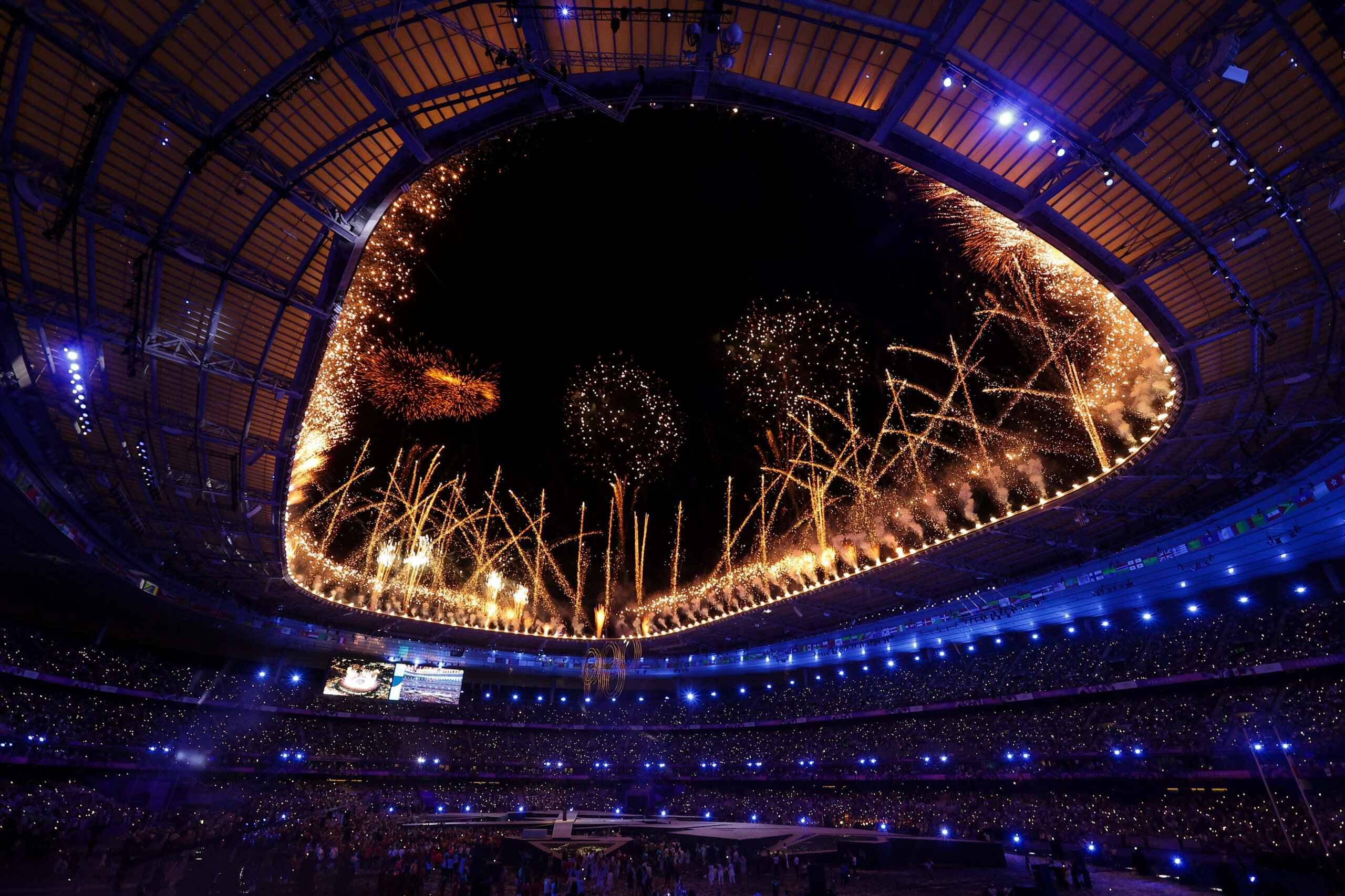 Feuerwerk bei der Abschlussfeier der Olympischen Spiele 2024 in Paris