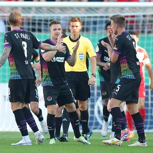 St. Pauli-Jubel nach dem 1:1-Ausgleich in Halle