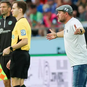 HSV-Trainer Steffen Baumgart in Hannover