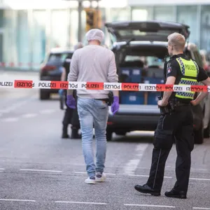 Die Polizei hat auf der Wilstorfer Straße Spuren gesichert