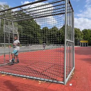 HSV-Wilhelmsburg-Reportage: Käfig in Alt-Wilhelmsburg