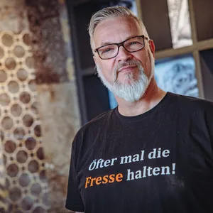 Bäcker-Legende Jochen Gaues (58) hat schon etliche Bruchlandungen erlebt.
