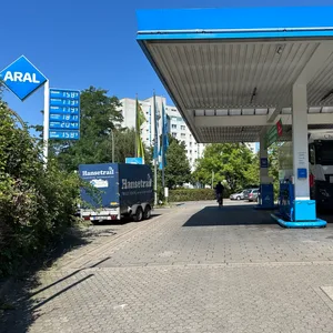 Die Aral-Tankstelle an der Mengestraße in Wilhelmsburg.