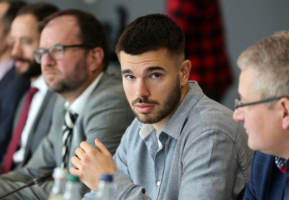 Emotionale Pressekonferenz: Was HSV-Trainer Baumgart zu Vuskovic sagt