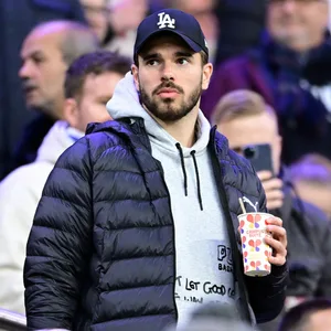 Mario Vuskovic im HSV-Stadion auf der Tribüne