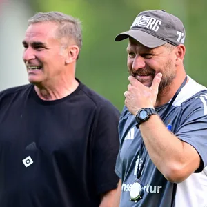 HSV-Sportvorstand Stefan Kuntz und Trainer Steffen Baumgart wollen die Mannschaft weiter verändern.