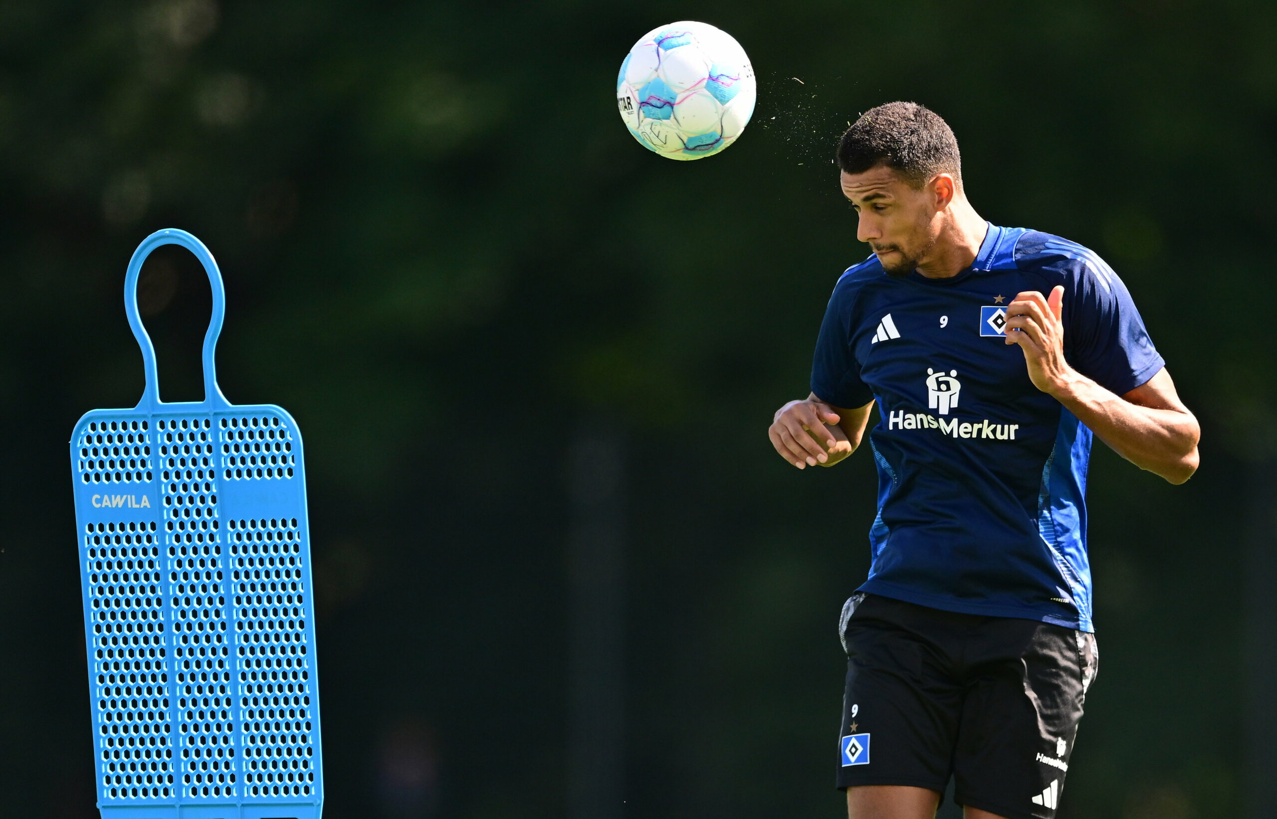 Endlich zurück: HSV-Stürmer Robert Glatzel ist wieder voll dabei.