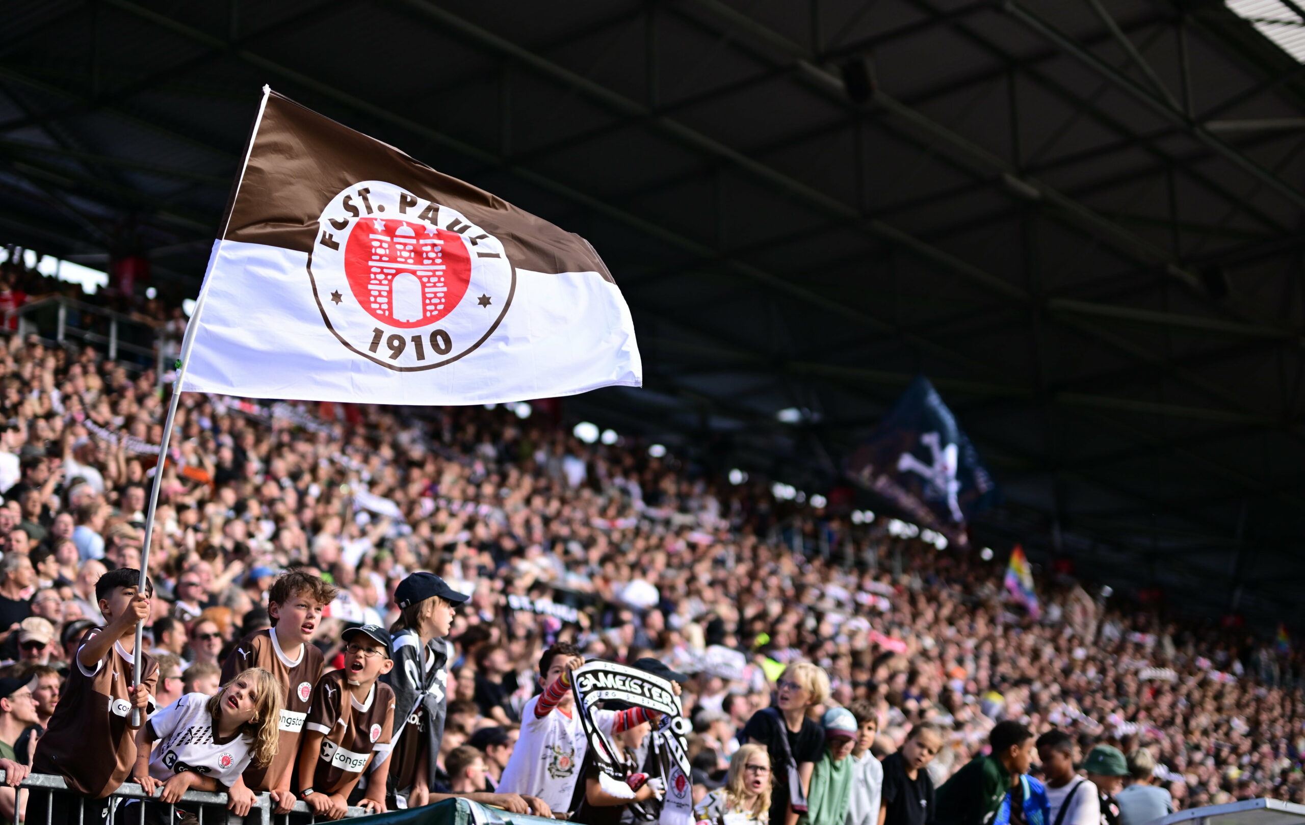 Fans des FC St. Pauli am Millerntor