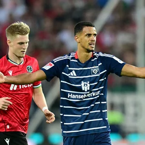 HSV-Torjäger Robert Glatzel kam beim 0:1 in Hannover zu einem Teileinsatz und ist nun bereit für mehr.