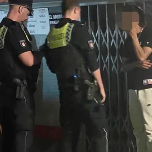Schlägerei auf dem Hansaplatz auf St. Georg – Polizei stellt Sense sicher