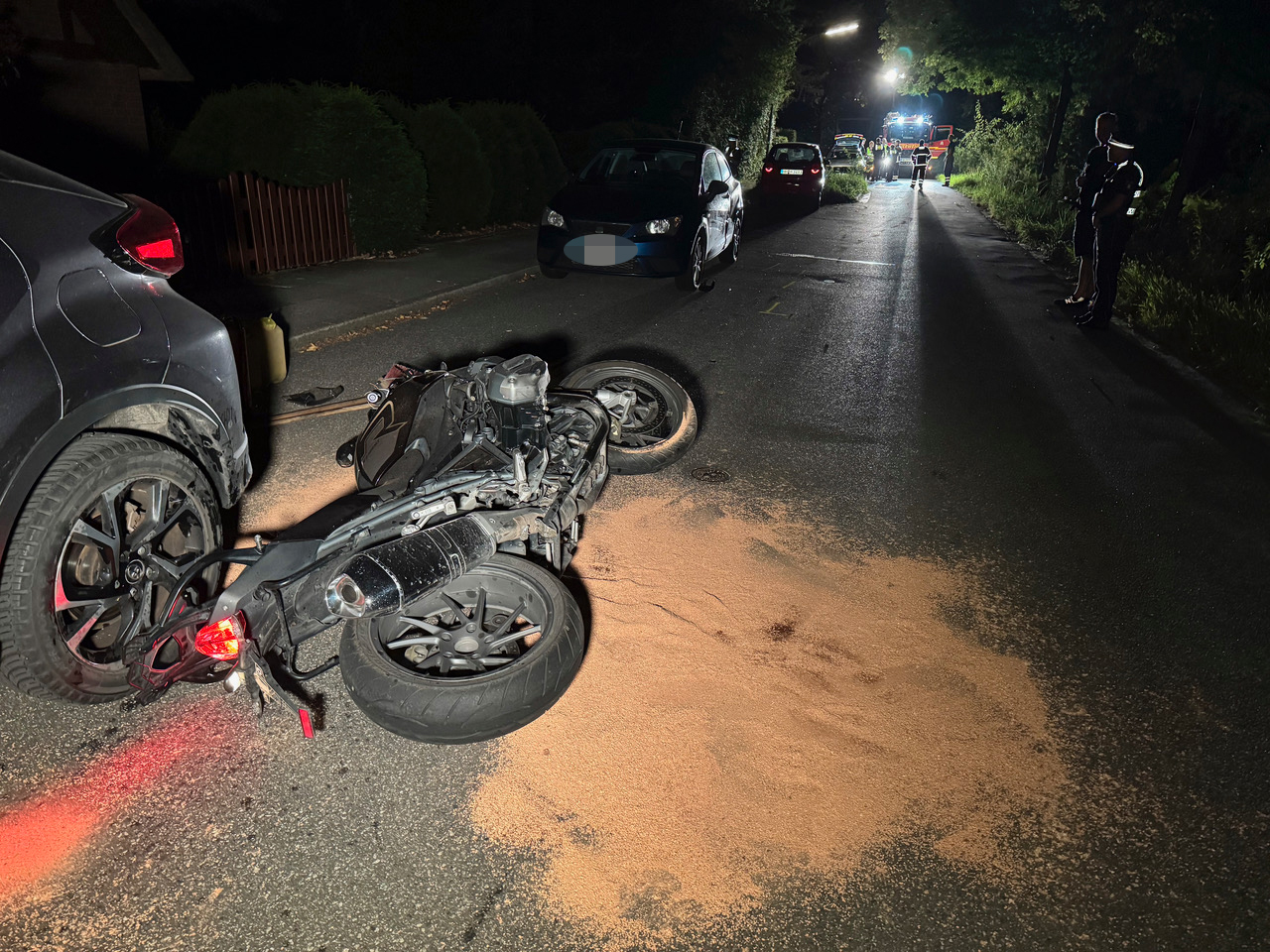 Der Motorradfahrer verstarb am Sonntag im Krankenhaus. Zum Unfall kam es offenbar, weil der Motorradfahrer in den Gegenverkehr geriet.