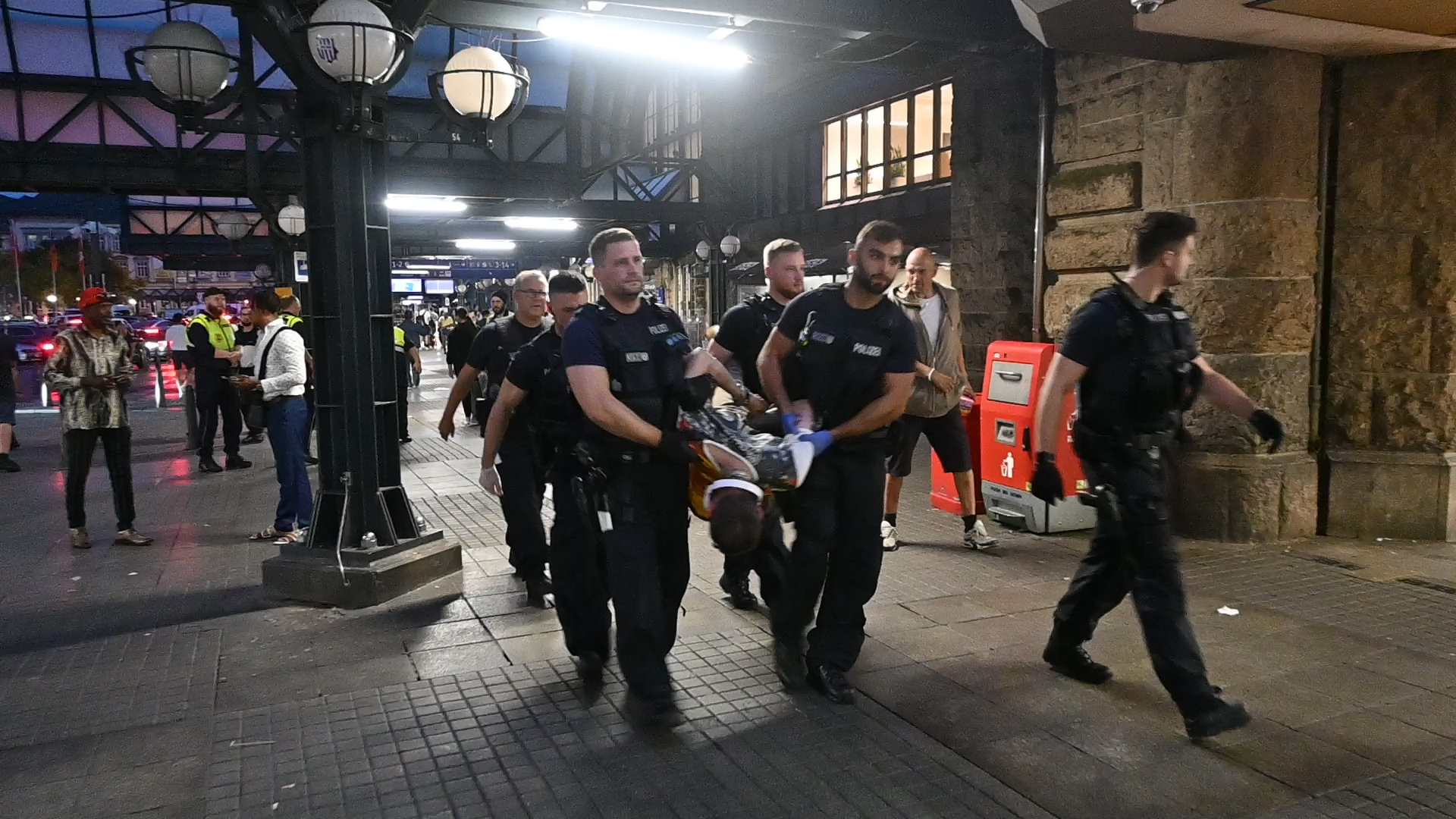 Bei Kontrollen am Hauptbahnhof – Bundespolizisten stellen erneut Waffen sicher