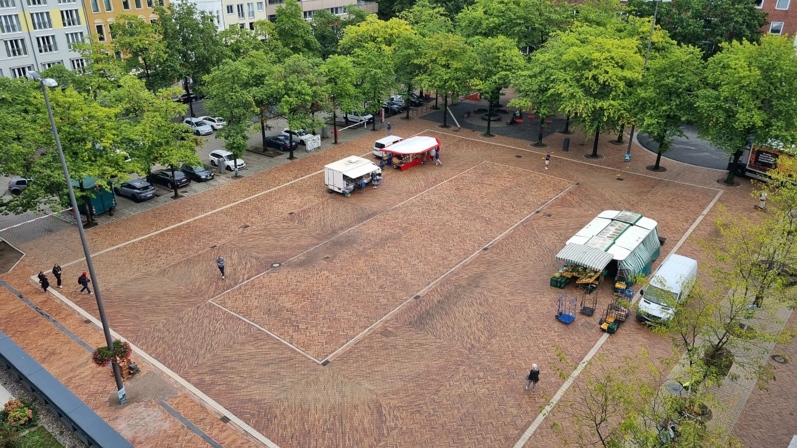 Auf dem Wochenmarkt in Harburg gibt es nur noch sehr wenige Anbieter.