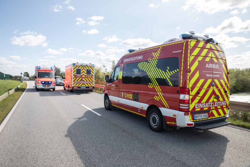 Neben der Feuerwehr Hamburg war auch die Werksfeuerwehr von Airbus vor Ort.