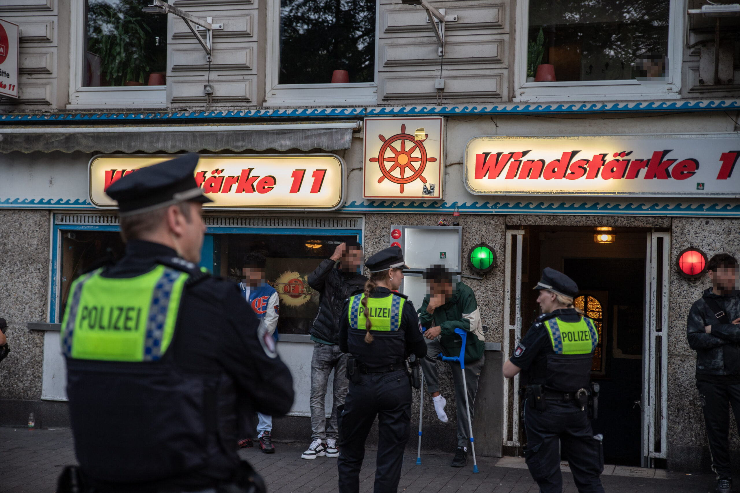 Die Drogen-Razzia in der Windstärke 11 dauerte bis 20.50 Uhr.