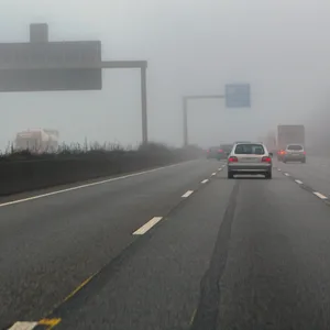 Auofahrer meldet Qualm auf der A23 bei Pinneberg – Autbahn gesperrt, doch zu löchen gab es nichts