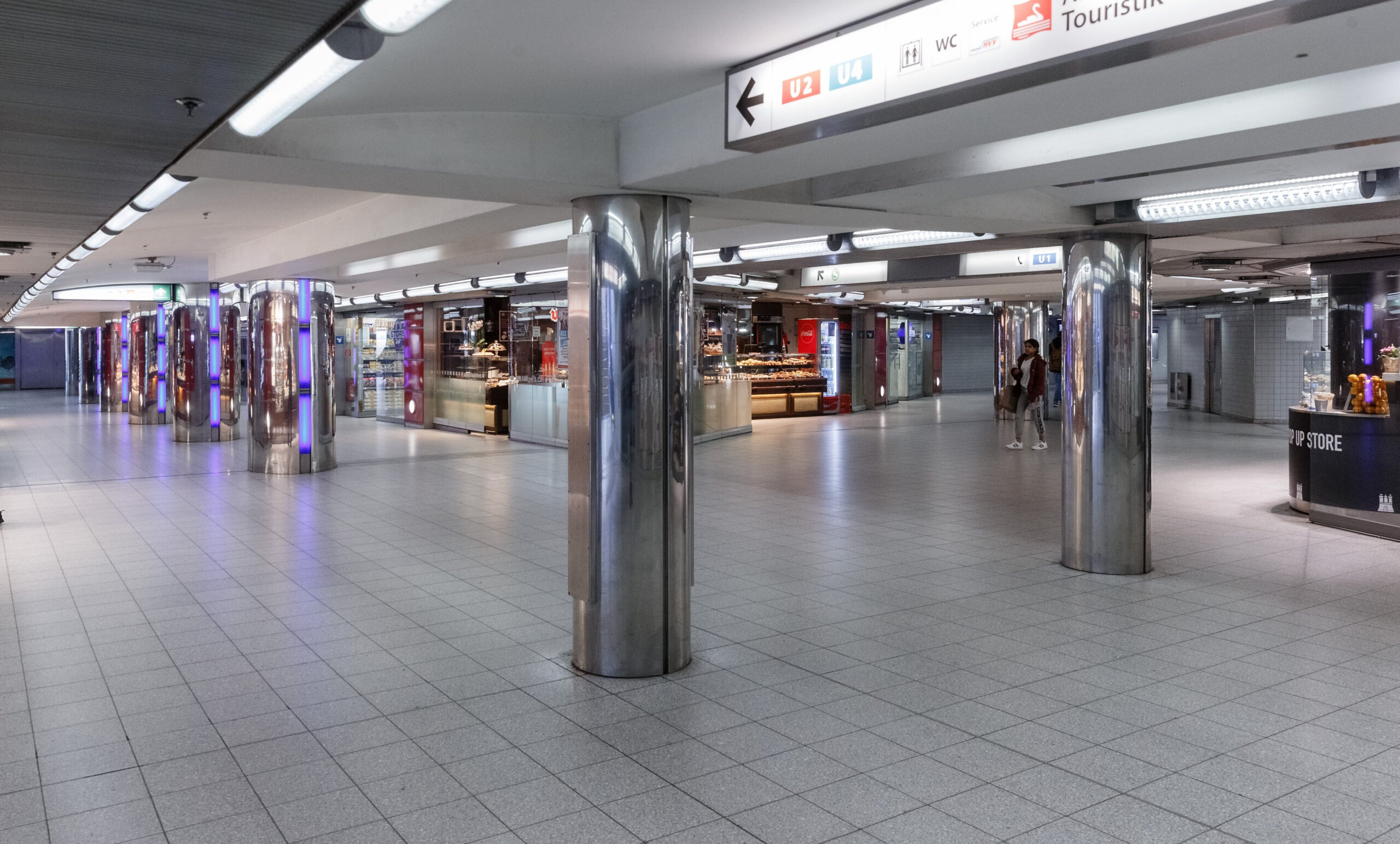 Die Zwischenebene beim S-Bahnhof Jungfernstieg