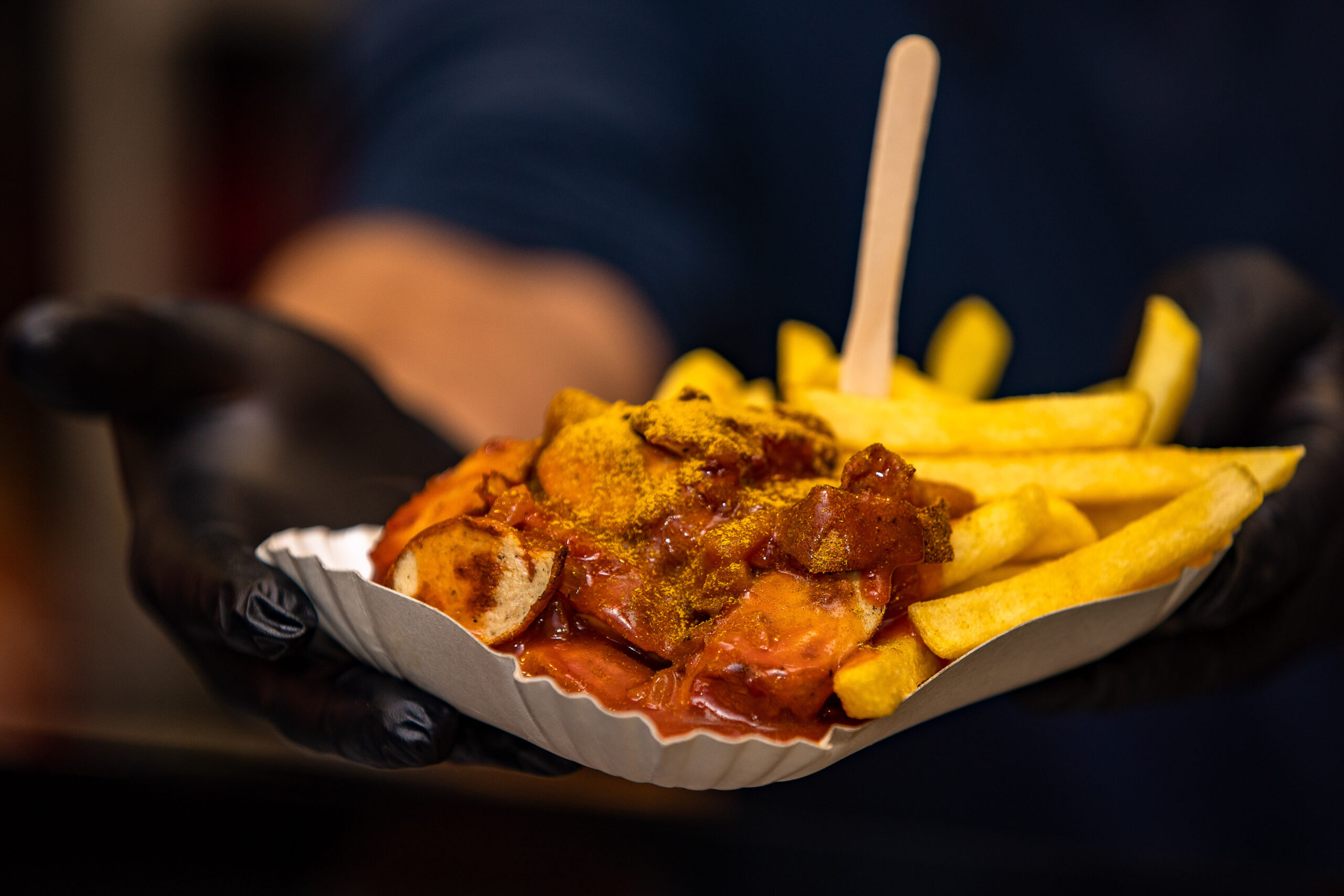 Currywurst Pommes