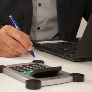 Ein Finanzberater bei der Arbeit