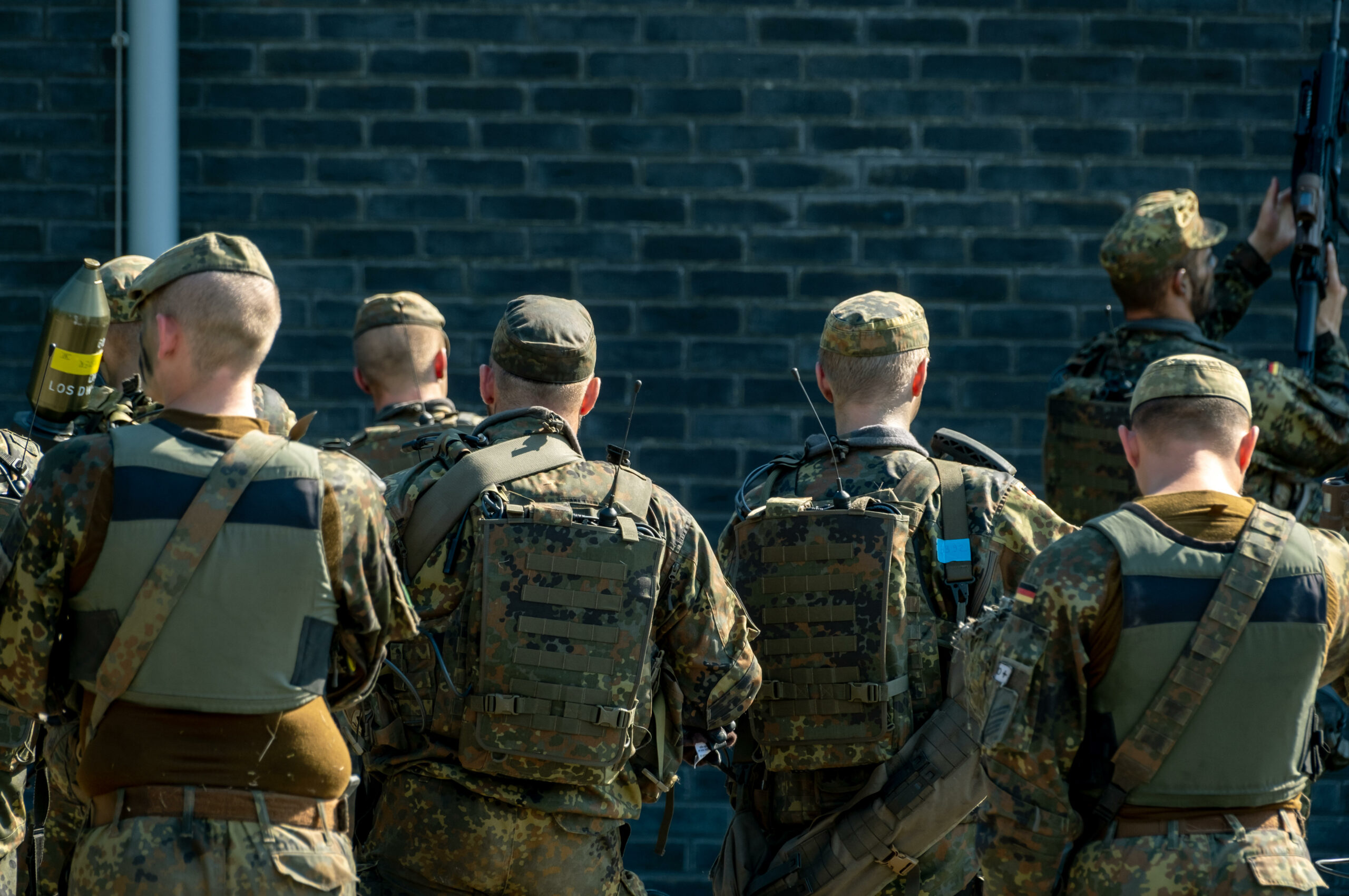 Bundeswehrsoldaten von hinten