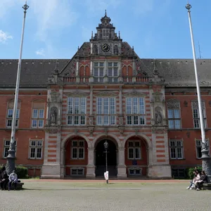 Das Harburger Rathaus: Die SPD sprach sich für eine Zusammenarbeit mit Grünen und Linken aus.