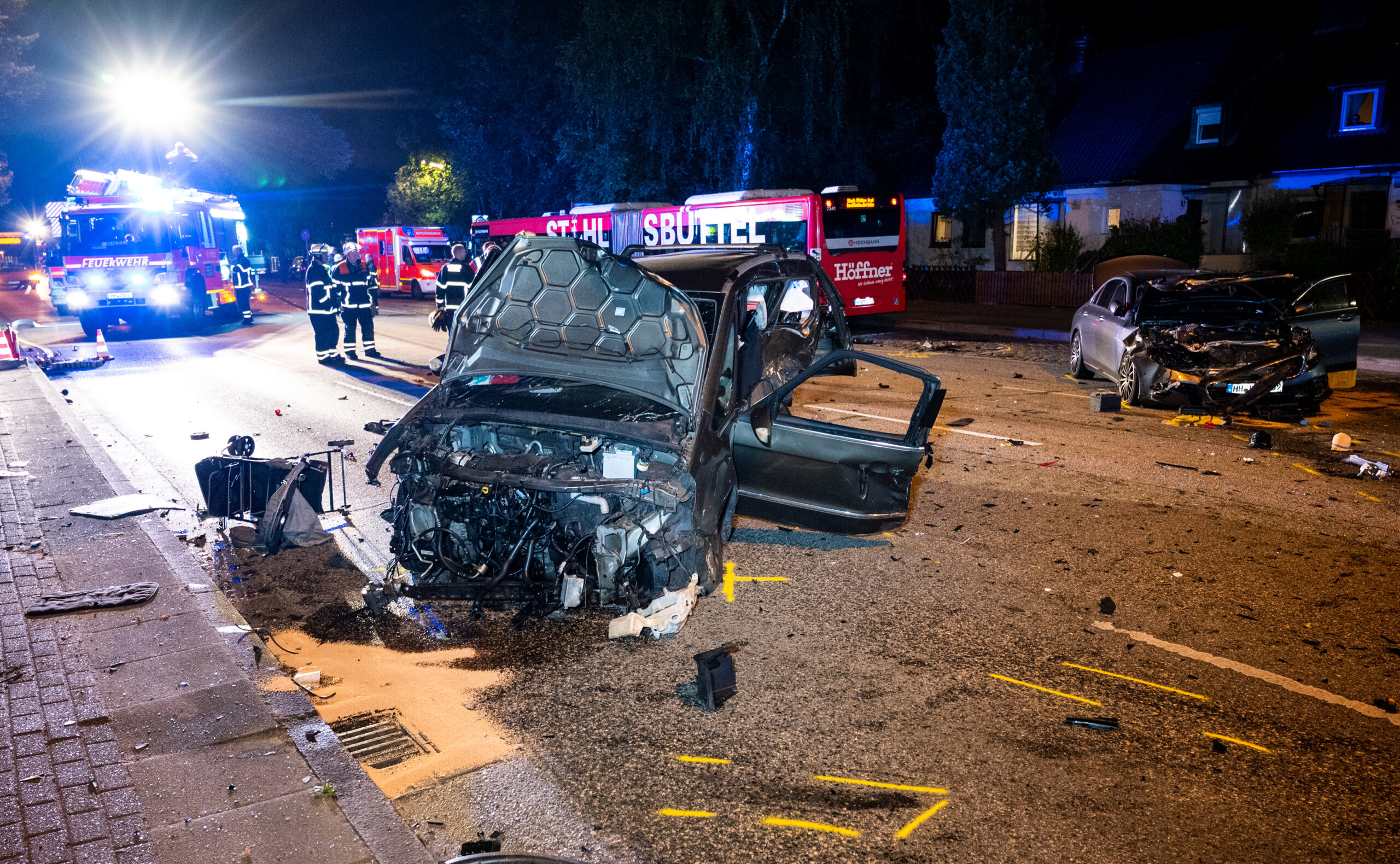 Acht Verletzte bei Verkehrsunfall in Hamburg