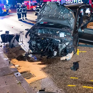 Acht Verletzte bei Verkehrsunfall in Hamburg