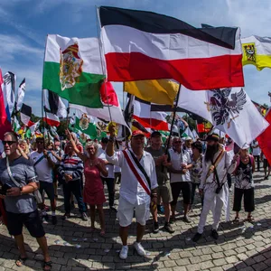 Eine Demo der sogenannten „Reichsbürger“ in München (Symbolbild).