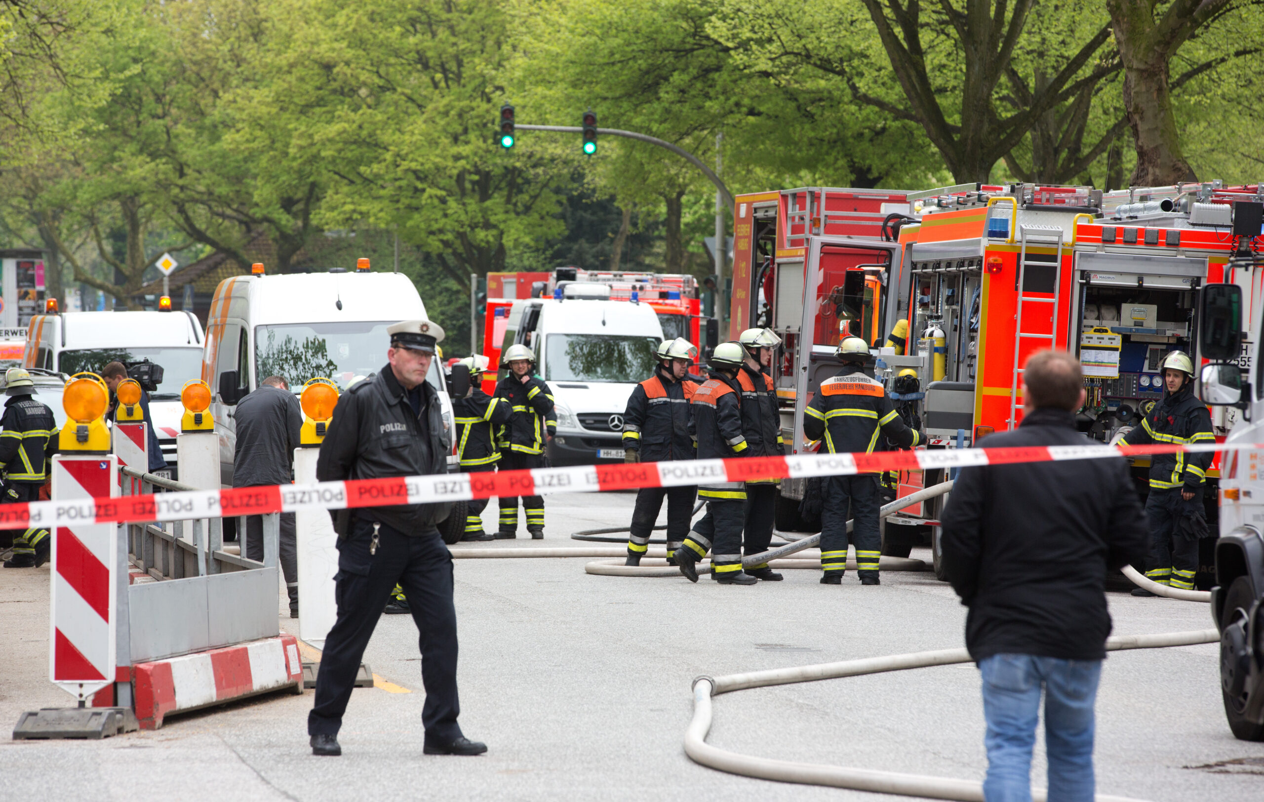 Gasalarm in Gebäude neben Feuerwache – Straßen in Rotherbaum gesperrt