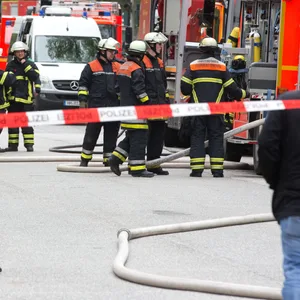 Gasalarm in Gebäude neben Feuerwache – Straßen in Rotherbaum gesperrt