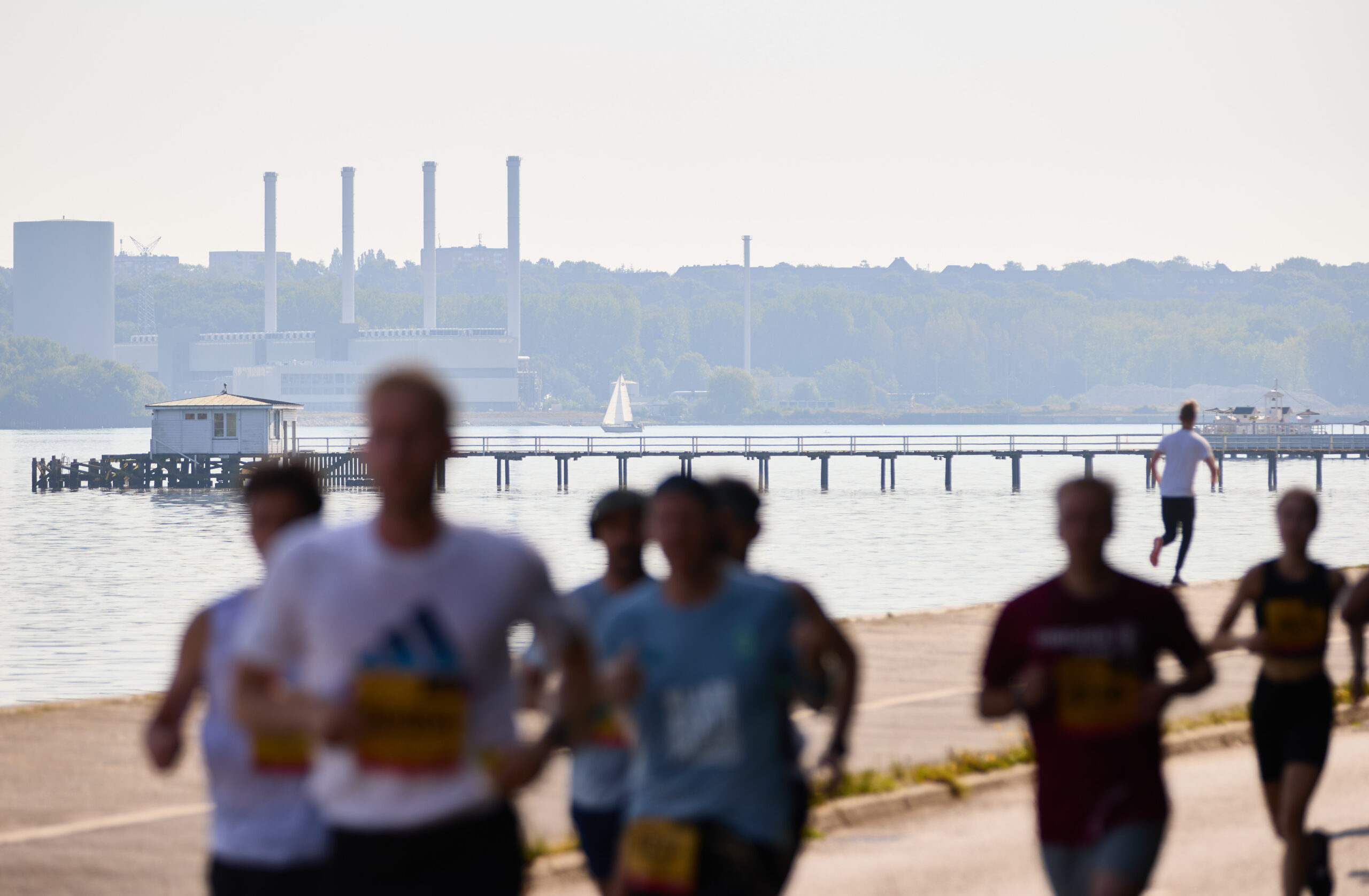 Halbmarathonläufer beim Kiellauf in der schleswig-holsteinischen Landeshauptstadt.