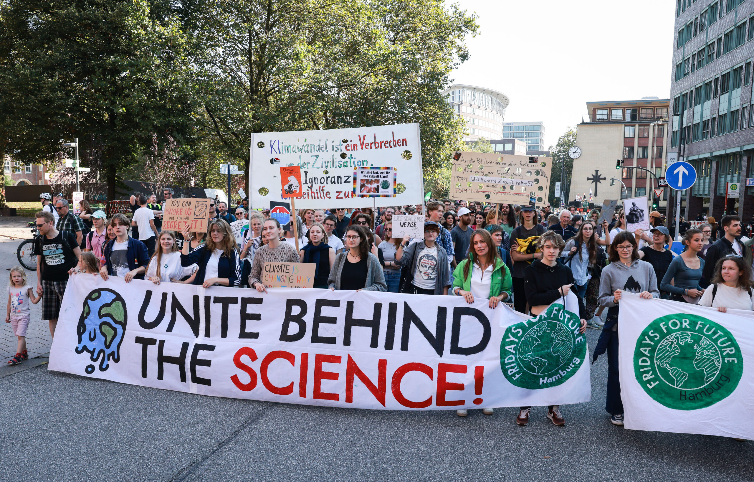 Tausende Menschen waren am Freitag beim Klimastreik in Hamburg dabei.