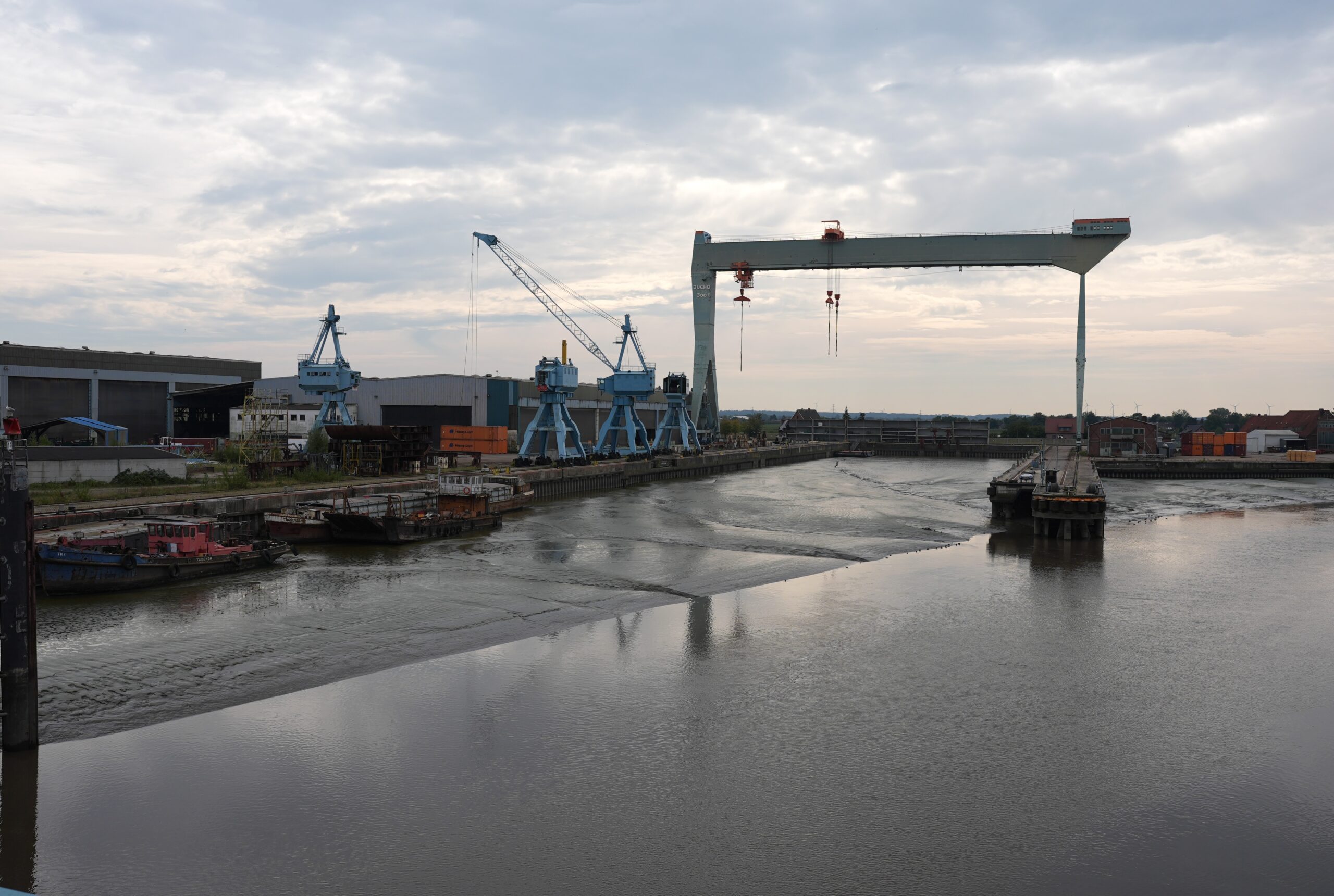 Die Kräne der Sietas-Werft wurden zwar unter Denkmalschutz gestellt – doch trotzdem werden die meisten abgebaut.