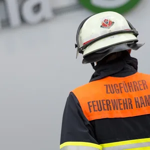 Brandgeruch in S-Bahn am Bahnhof Altona – Großeinsatz der Feuerwehr