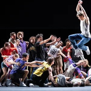 Tänzer des Hamburger Balletts in „The Times Are Racing“