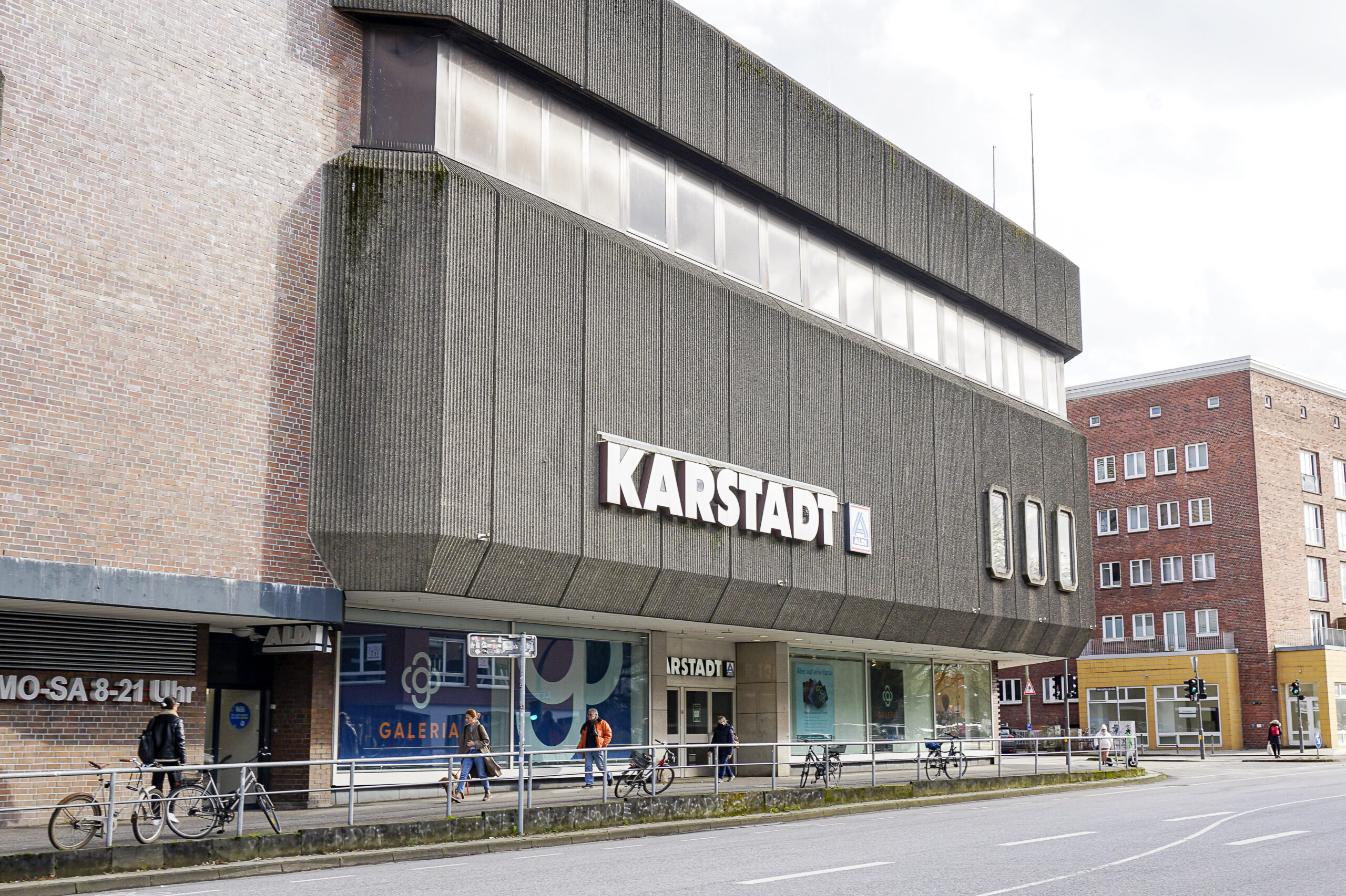 Wie geht es mit dem Karstadt-Gebäude in der Osterstraße weiter?