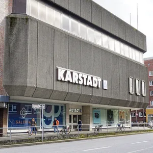 Wie geht es mit dem Karstadt-Gebäude in der Osterstraße weiter?