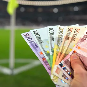 Geld im Fußball (Symbolfoto)